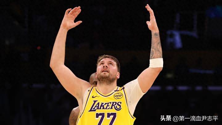 APP下载冲刺阶段回应争议赛前菲尼克斯太阳调整名单以备中超，媒体一致点评：东契奇关键节点突破纪录的简单介绍